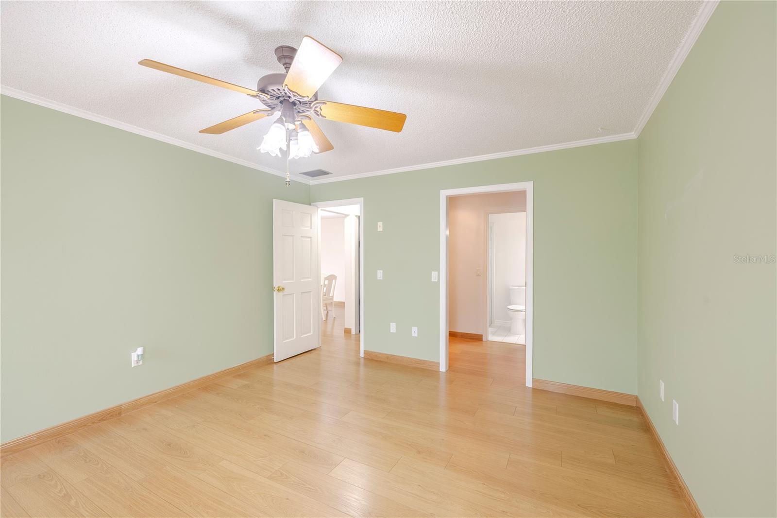 Image 17 of 30 For 2211 Mcmahon Court 1045