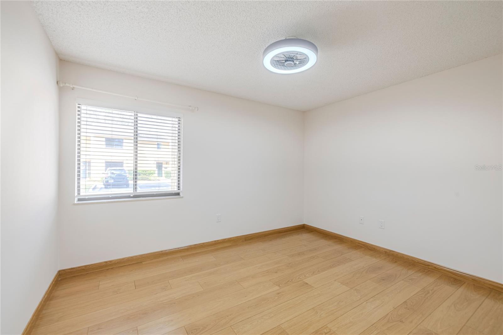 Image 23 of 30 For 2211 Mcmahon Court 1045