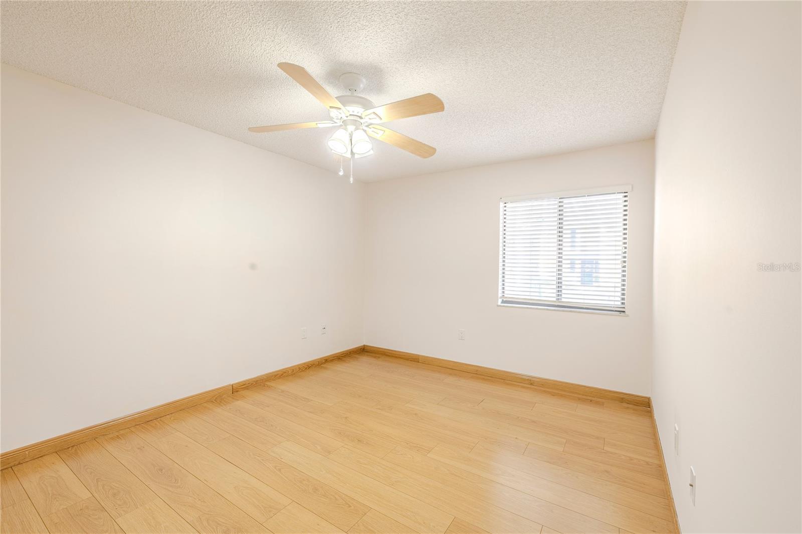 Image 24 of 30 For 2211 Mcmahon Court 1045