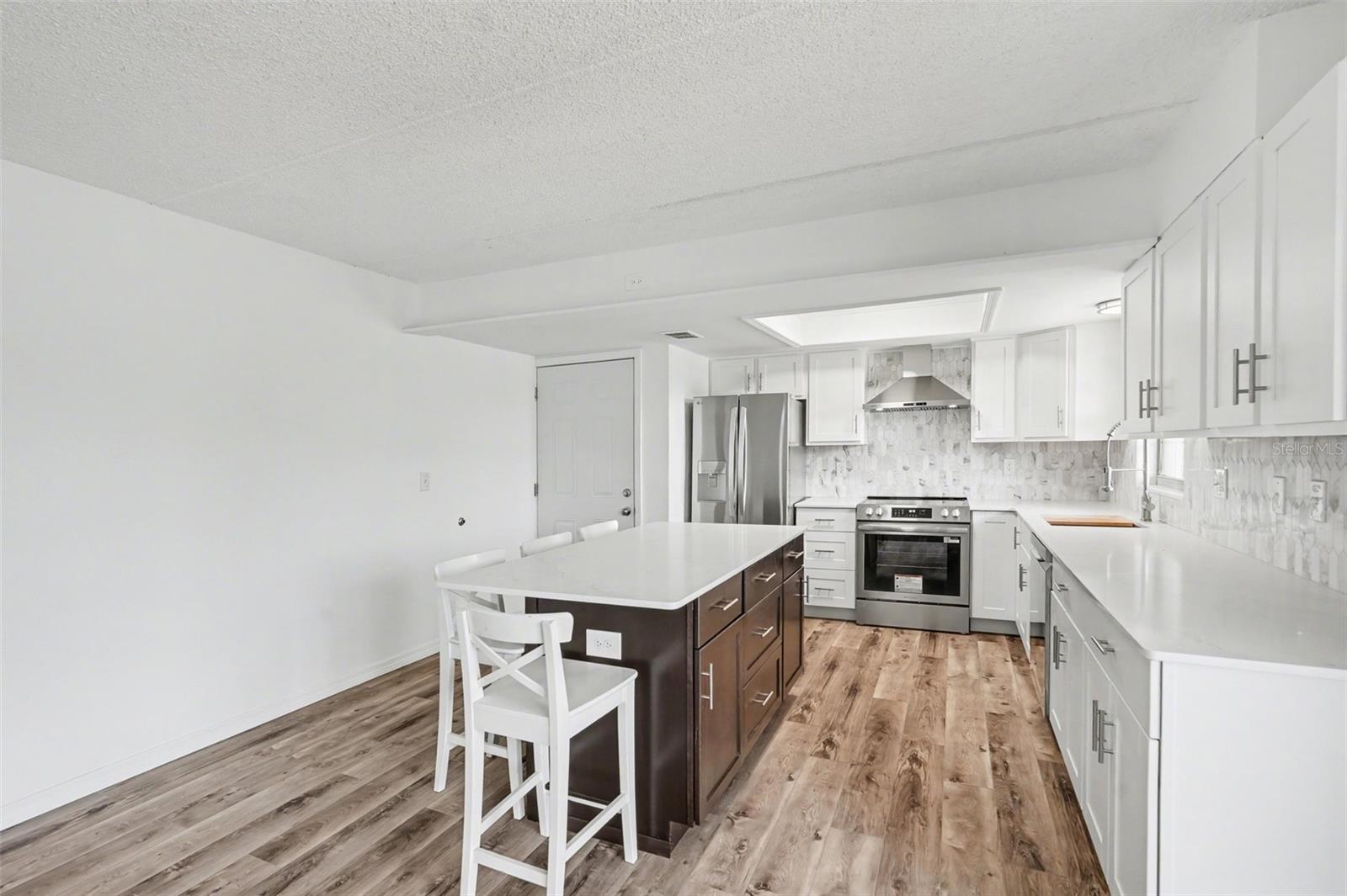 Image 11 of 32 For 8828 Bay Pointe Drive 104