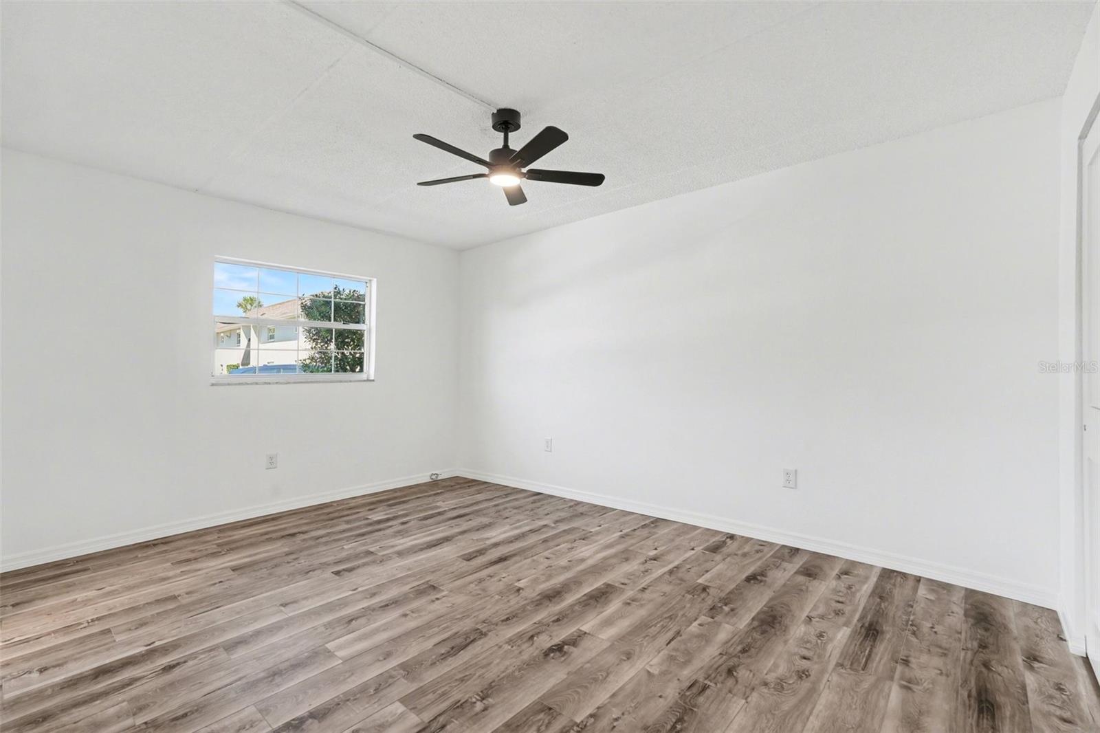 Image 16 of 32 For 8828 Bay Pointe Drive 104