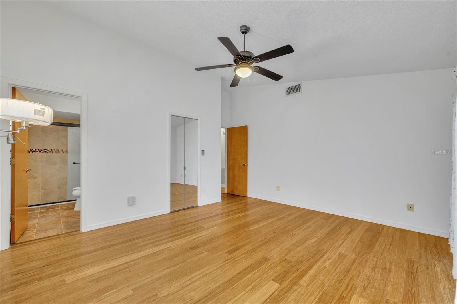 Image 15 of 25 For 418 Shelby Court