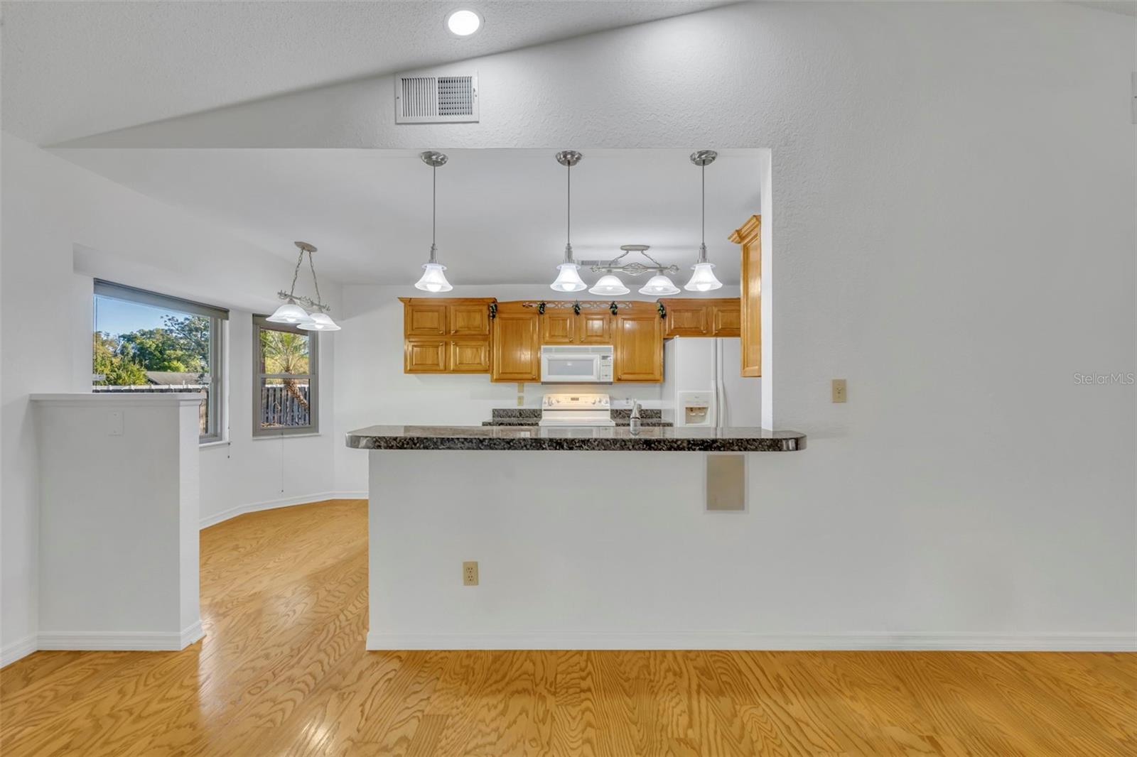 Image 7 of 25 For 418 Shelby Court