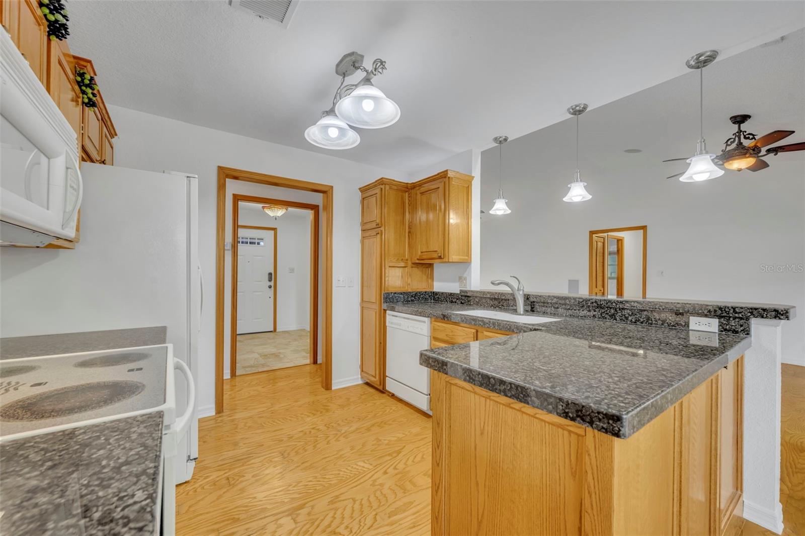 Image 9 of 25 For 418 Shelby Court