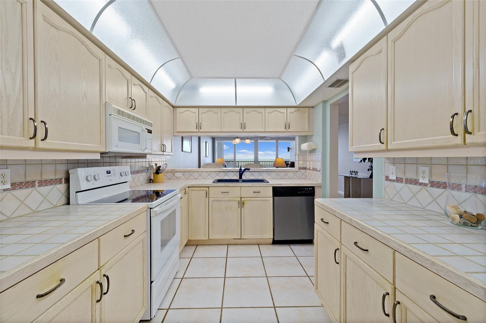 Image 7 of 44 For 3740 Ocean Beach Boulevard 704