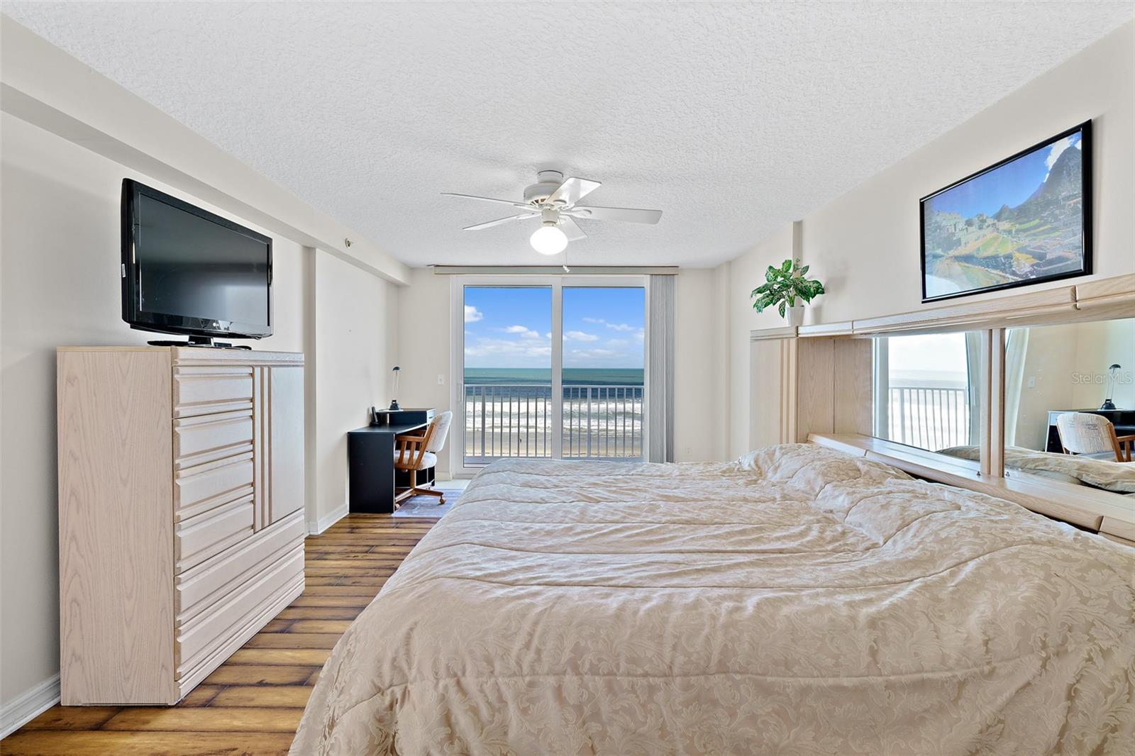 Image 8 of 44 For 3740 Ocean Beach Boulevard 704