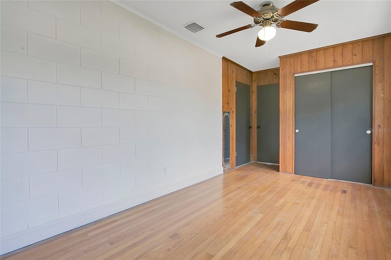 Image 23 of 37 For 1951 Crystal Lake Drive