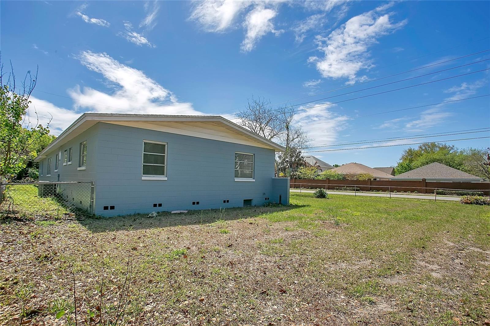 Image 28 of 37 For 1951 Crystal Lake Drive