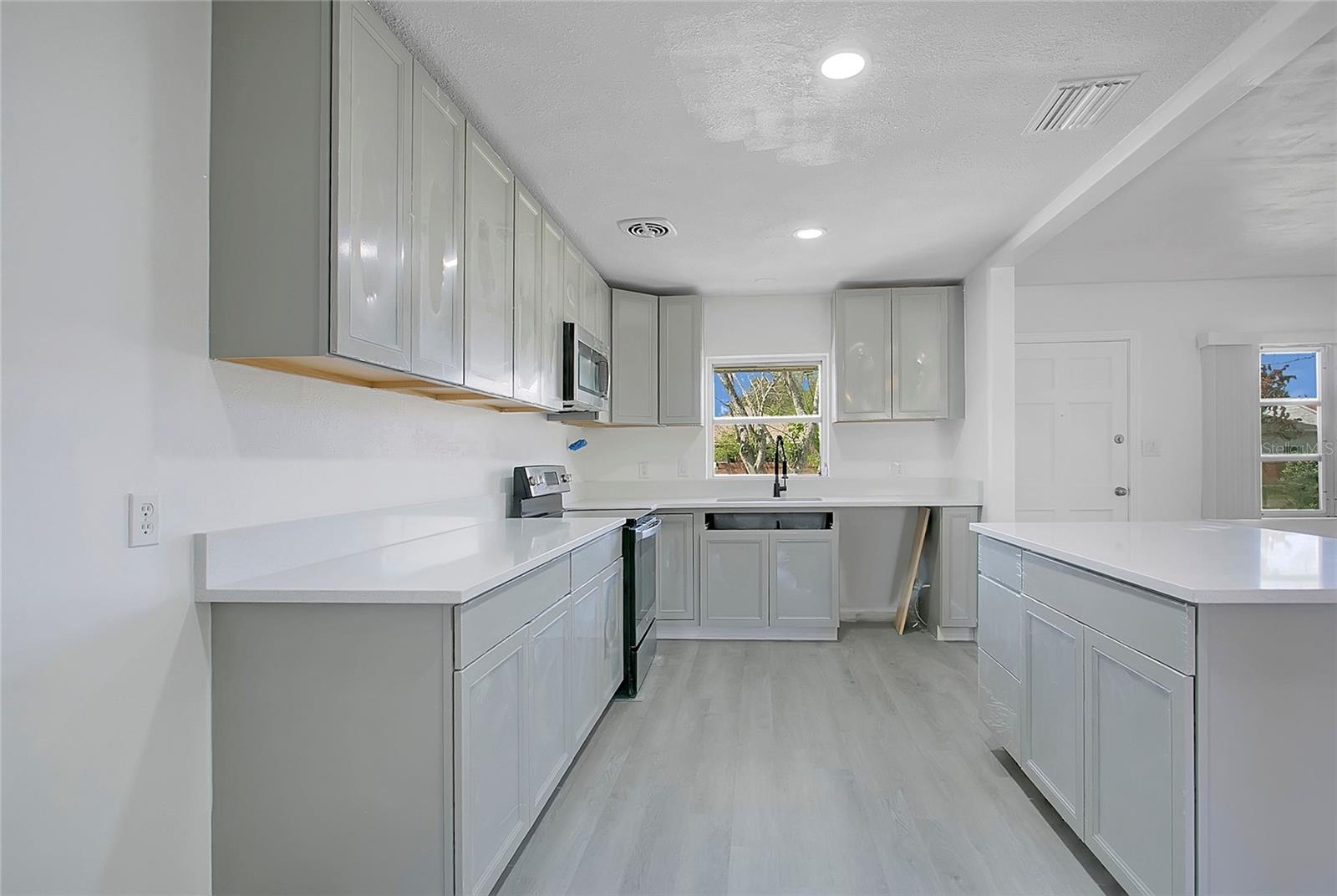 Image 9 of 37 For 1951 Crystal Lake Drive