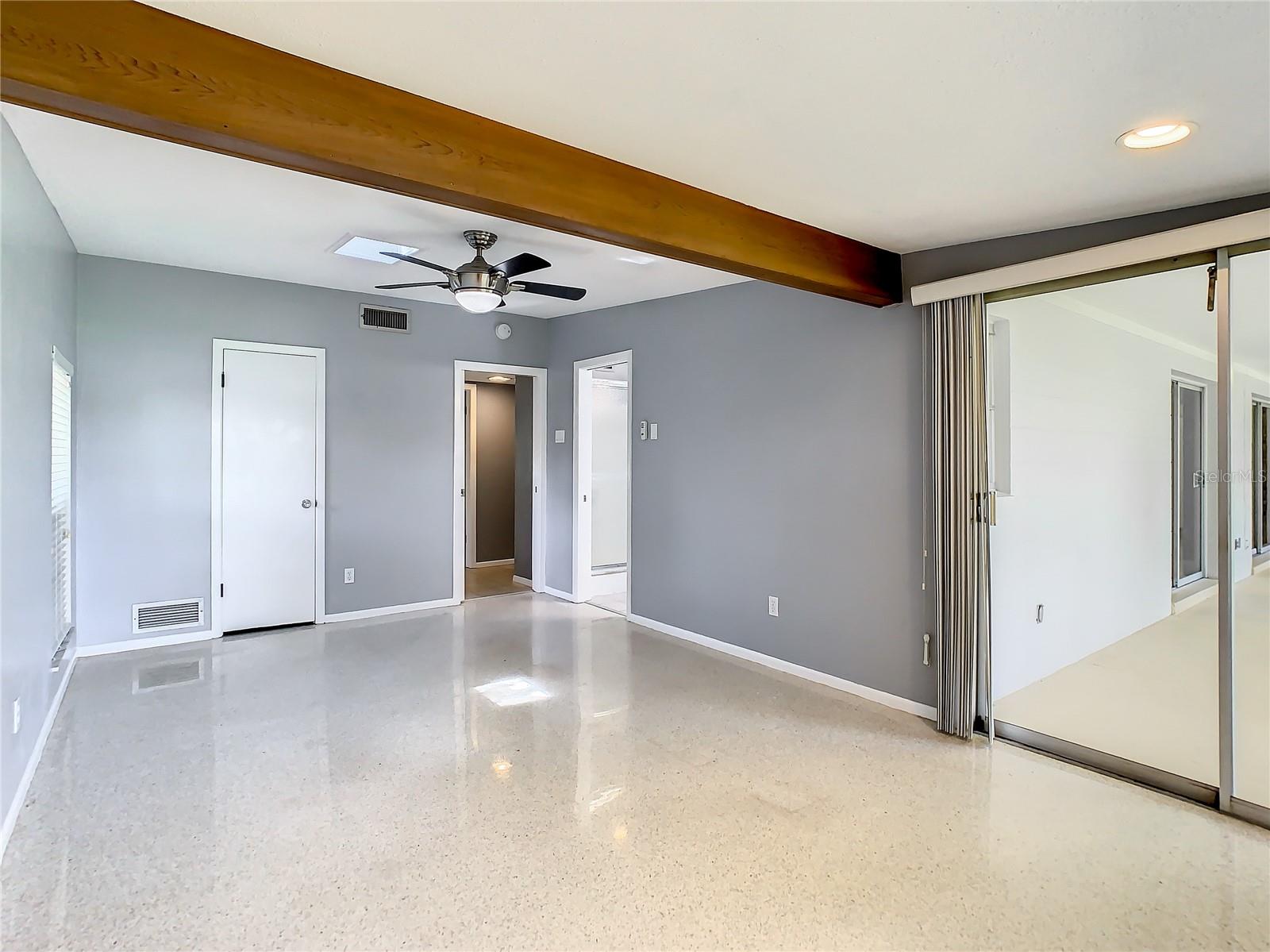 Image 10 of 41 For 9999 Lake Georgia Drive