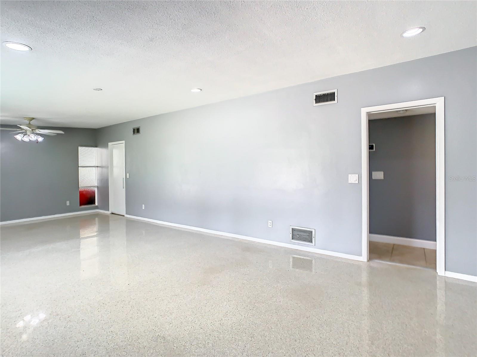 Image 22 of 41 For 9999 Lake Georgia Drive