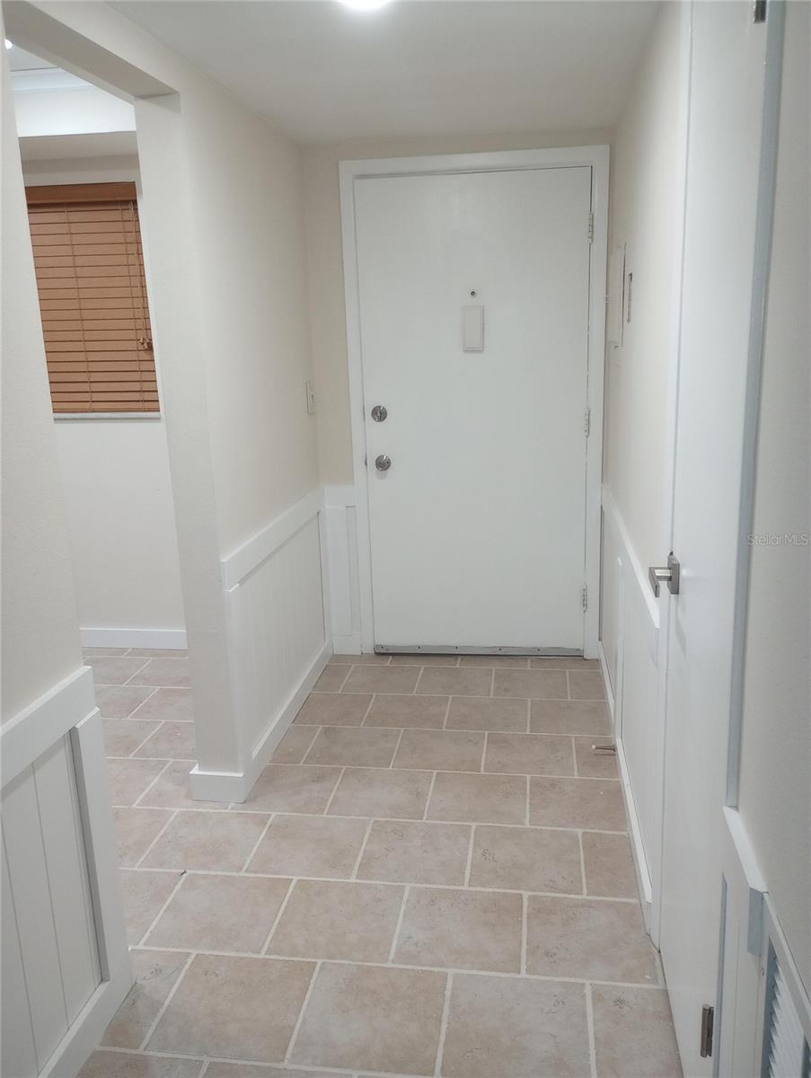 Image 9 of 19 For 1310 Glen Oaks Drive E 183e