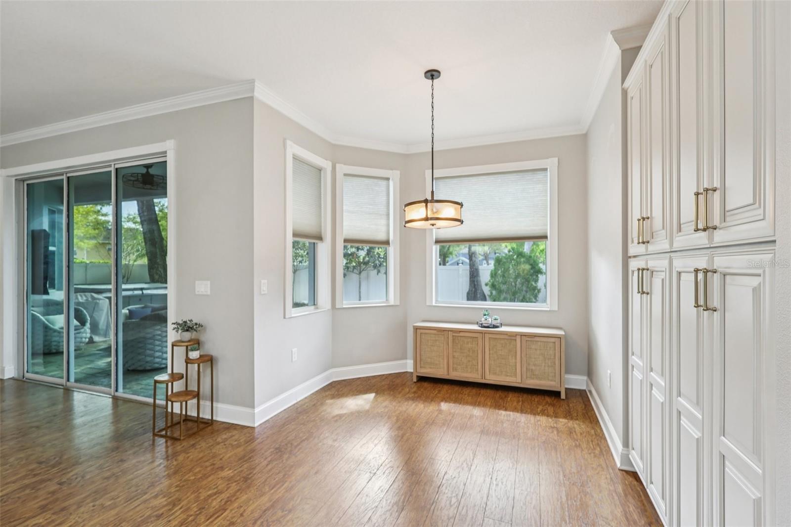 Image 11 of 47 For 2887 Cedar Crest Drive