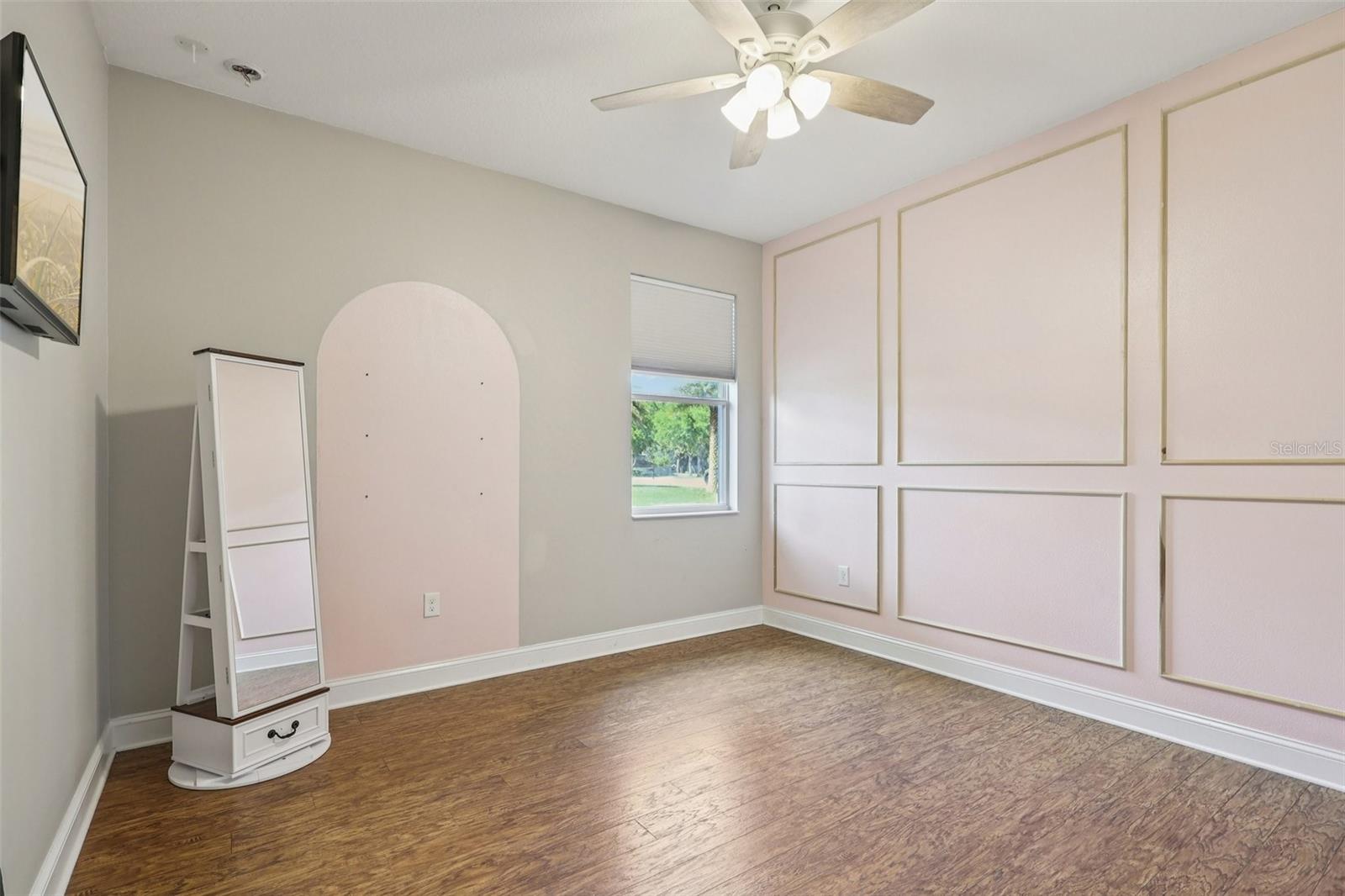 Image 25 of 47 For 2887 Cedar Crest Drive