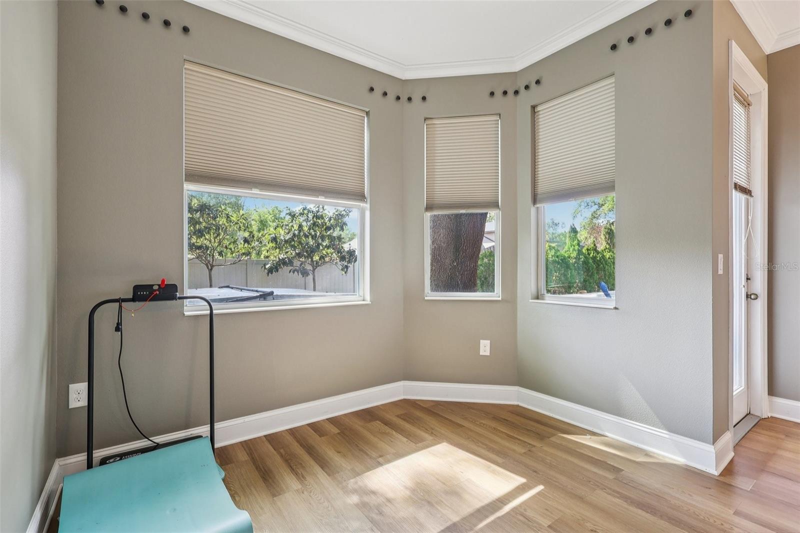 Image 35 of 47 For 2887 Cedar Crest Drive