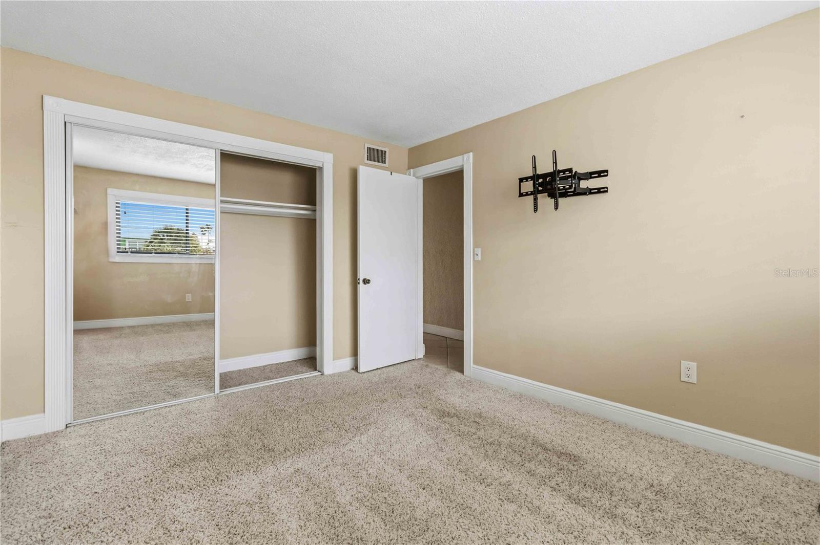 Image 12 of 19 For 3600 Ocean Beach Boulevard 11