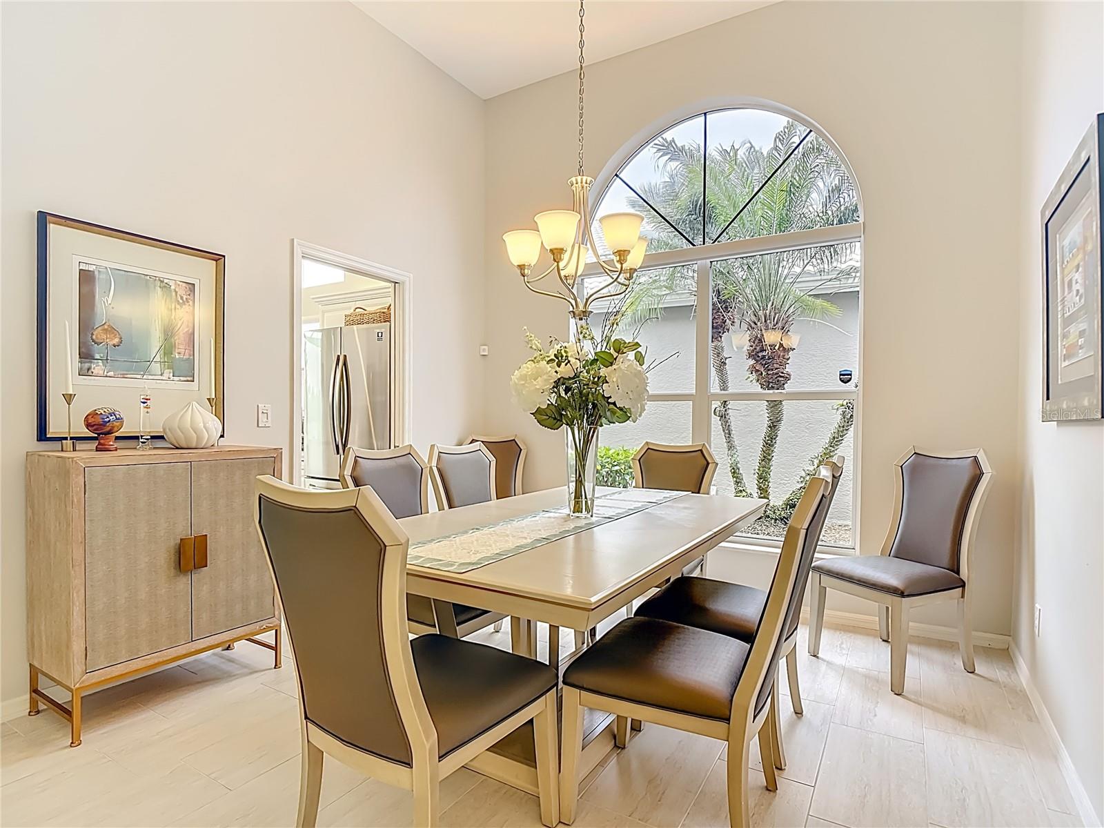 Image 18 of 35 For 19497 Silver Oak Drive