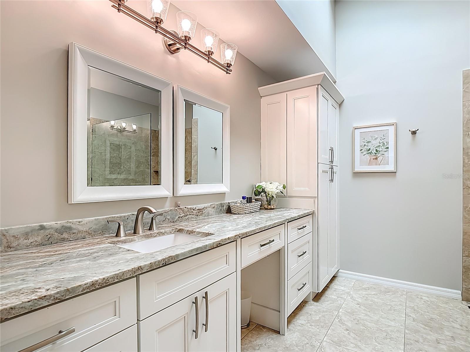 Image 23 of 35 For 19497 Silver Oak Drive