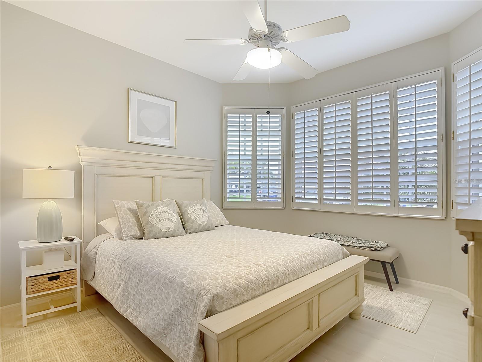 Image 25 of 35 For 19497 Silver Oak Drive