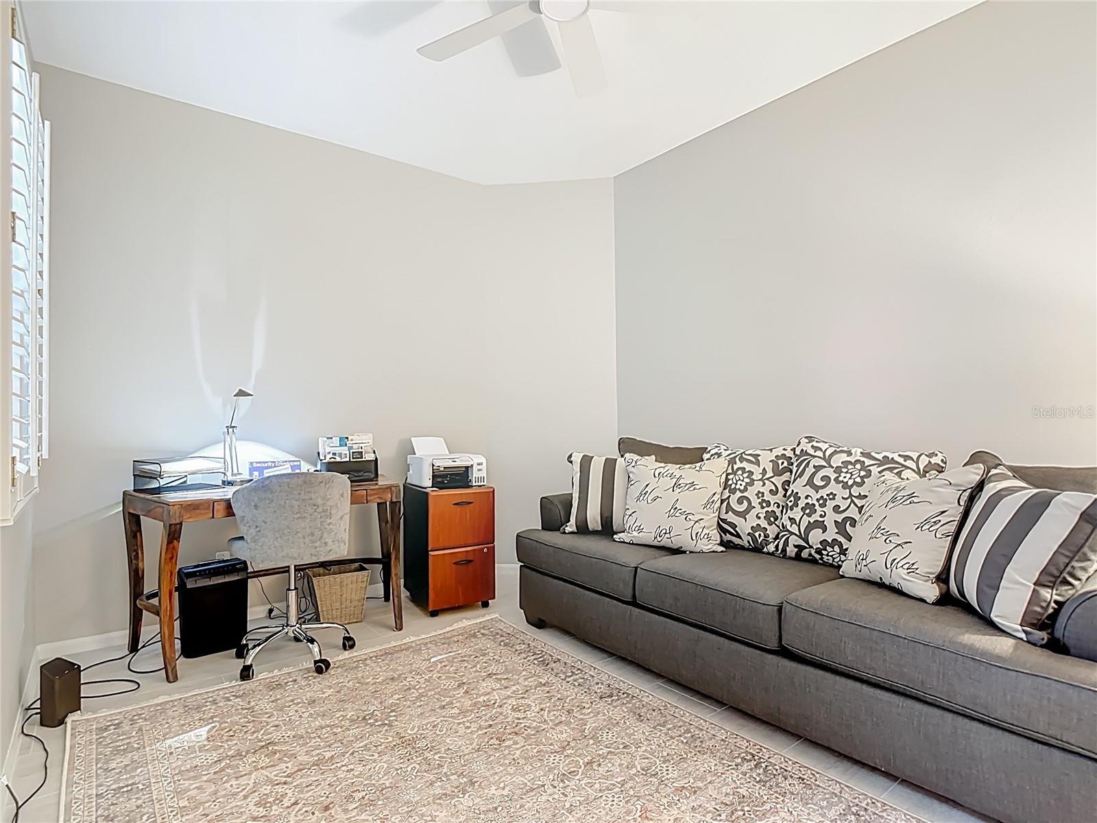 Image 27 of 35 For 19497 Silver Oak Drive