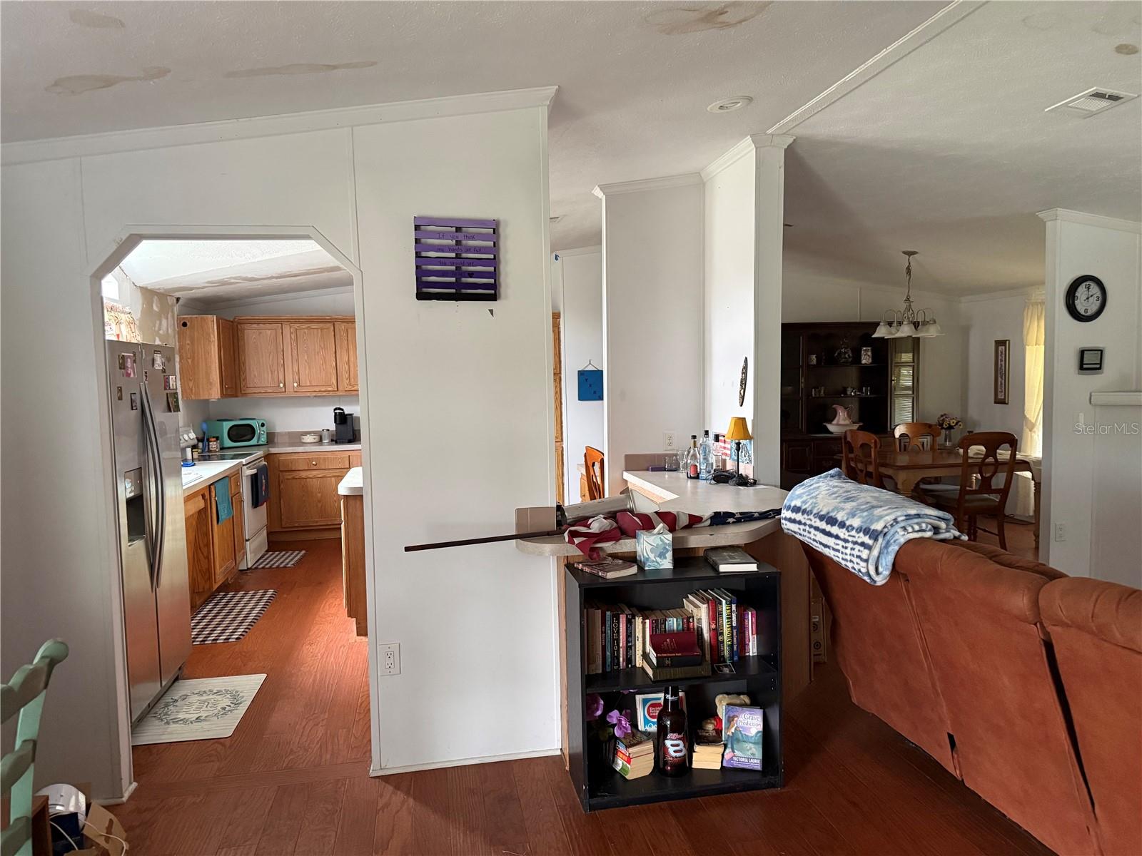 Image 3 of 20 For 301 Golden Trail