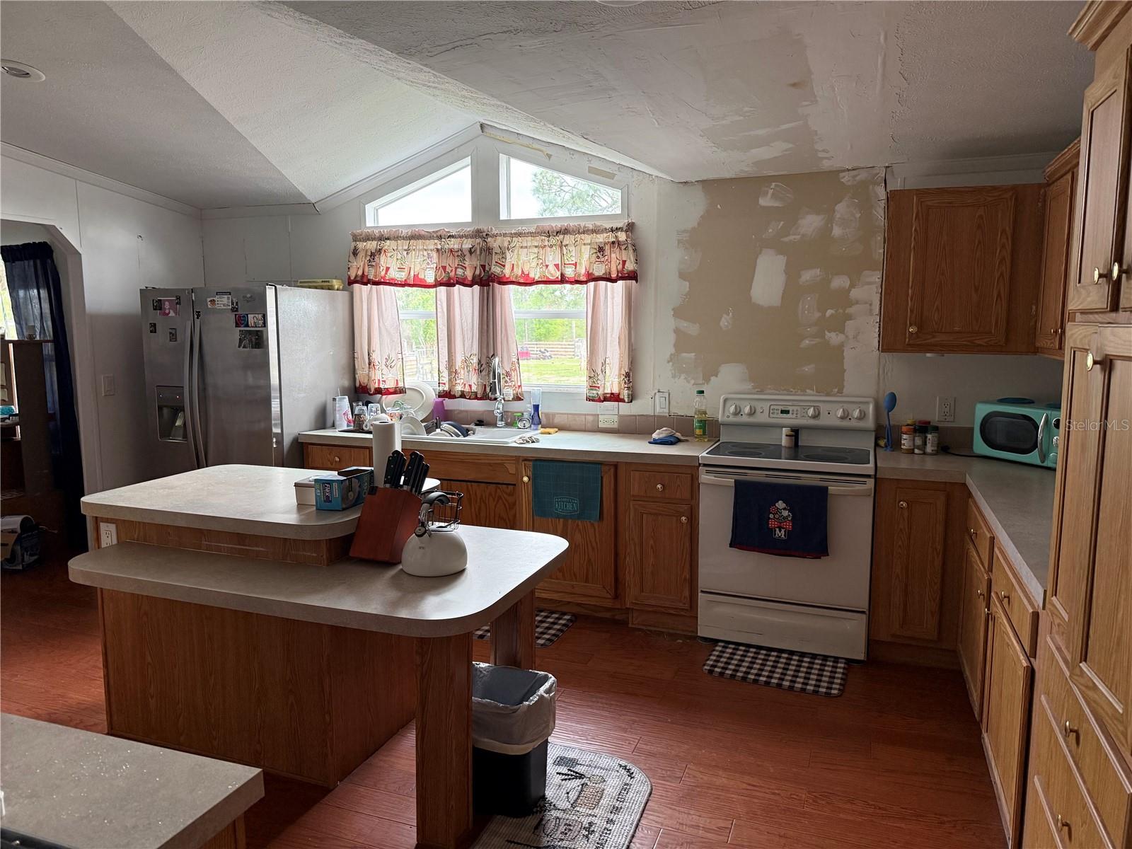 Image 6 of 20 For 301 Golden Trail