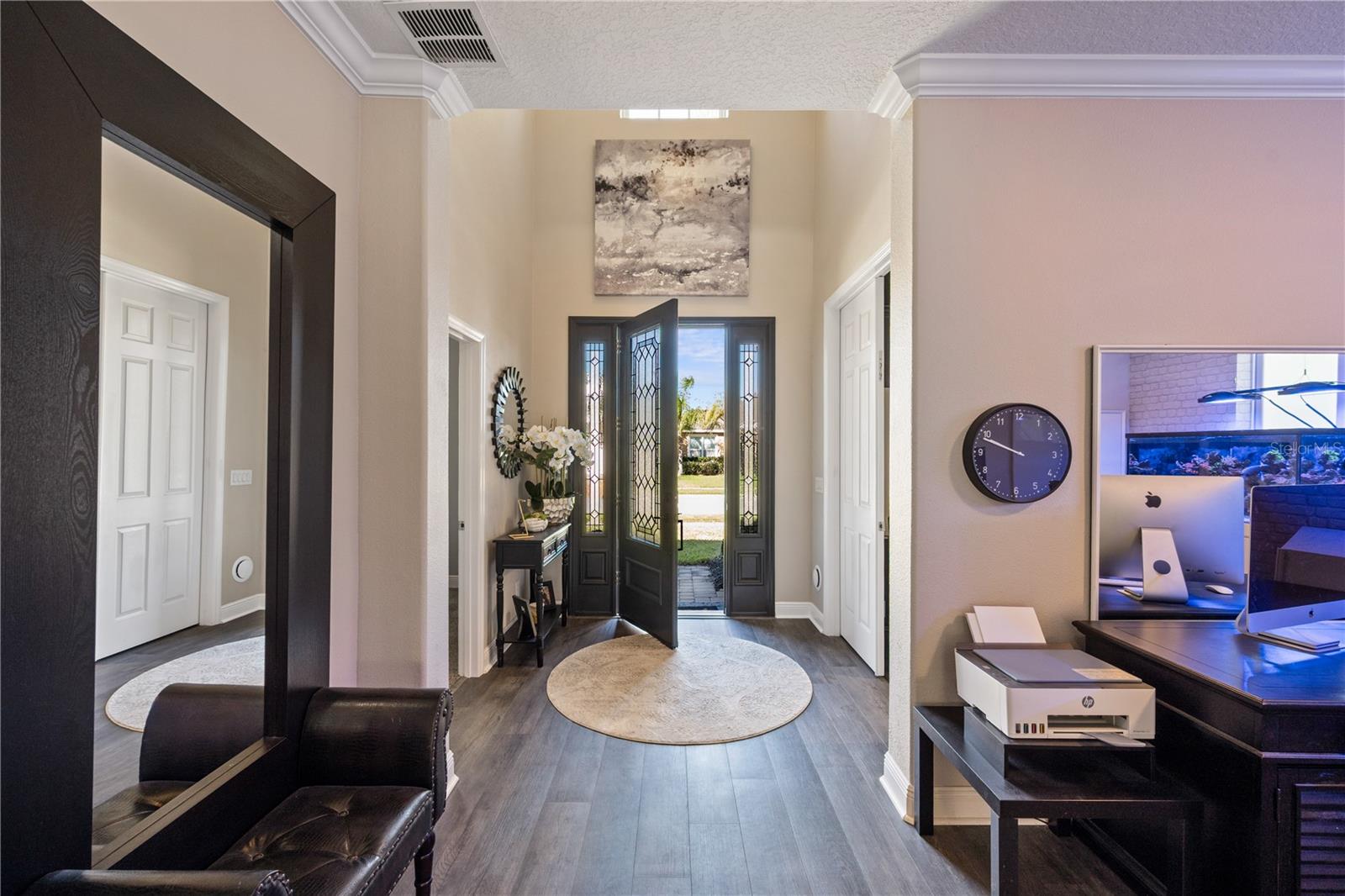 Image 3 of 57 For 1001 Vinsetta Circle