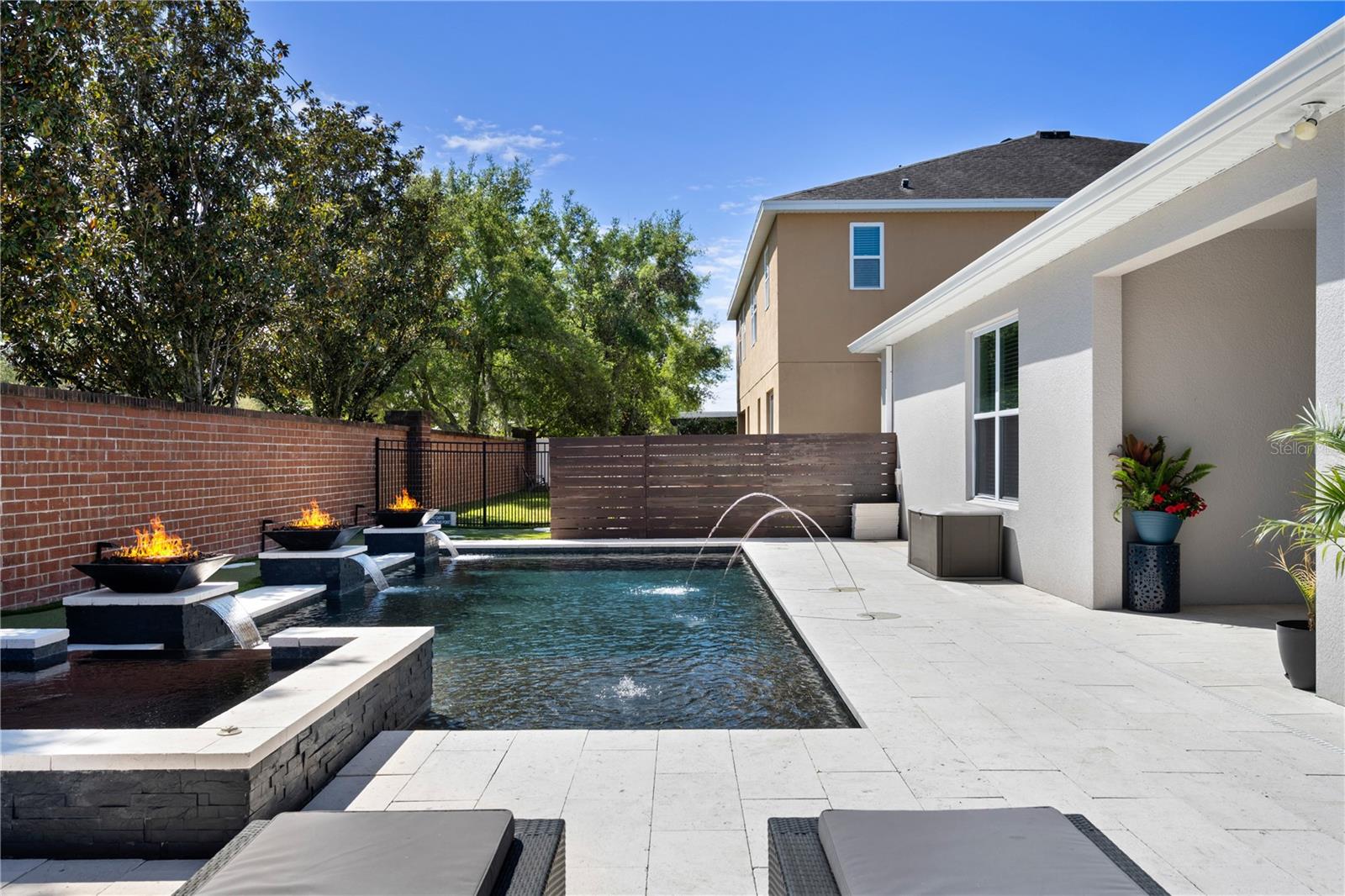 Image 41 of 57 For 1001 Vinsetta Circle