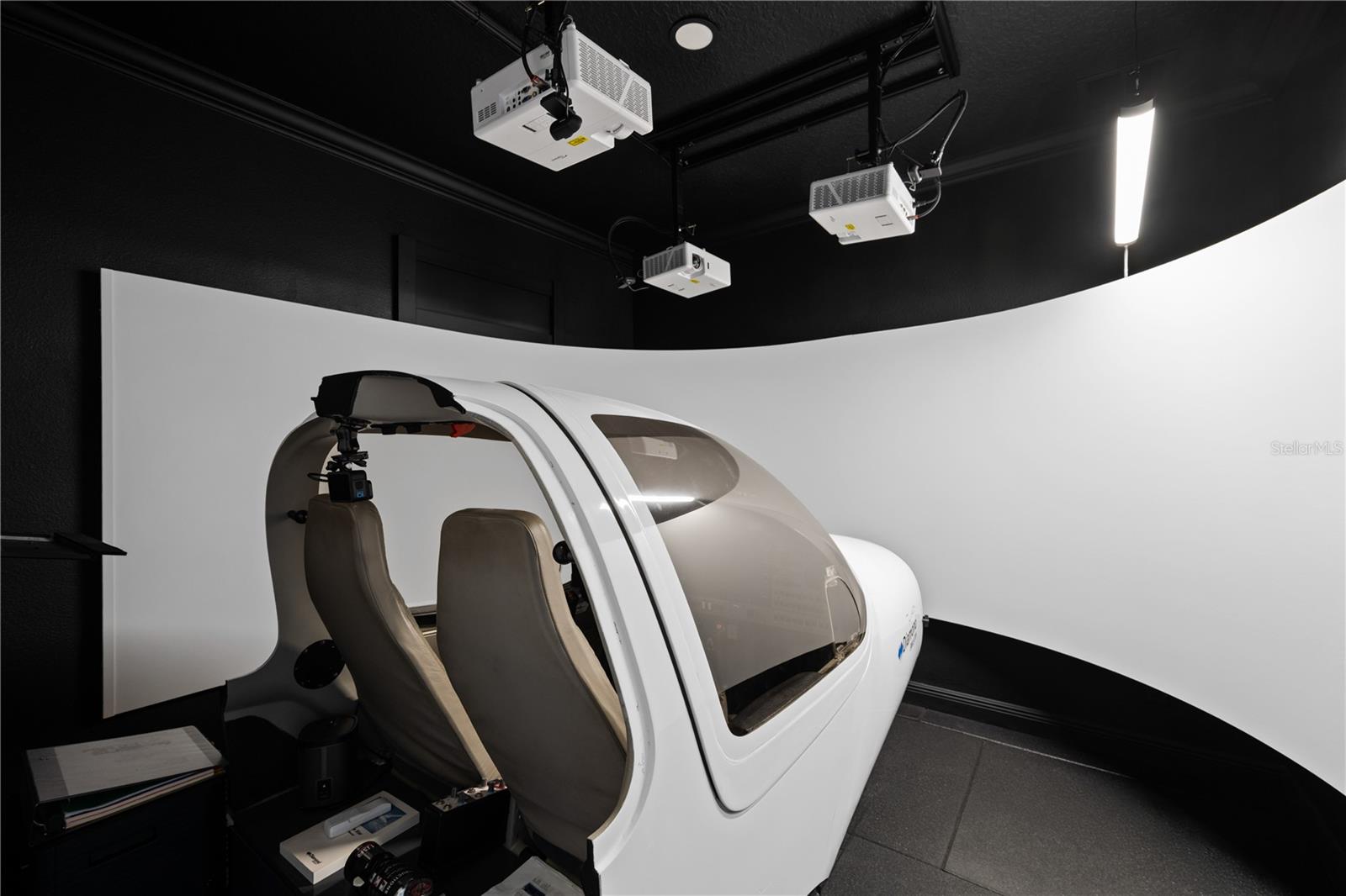 Image 5 of 57 For 1001 Vinsetta Circle