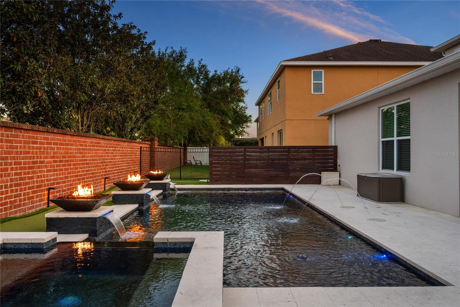 Image 52 of 57 For 1001 Vinsetta Circle