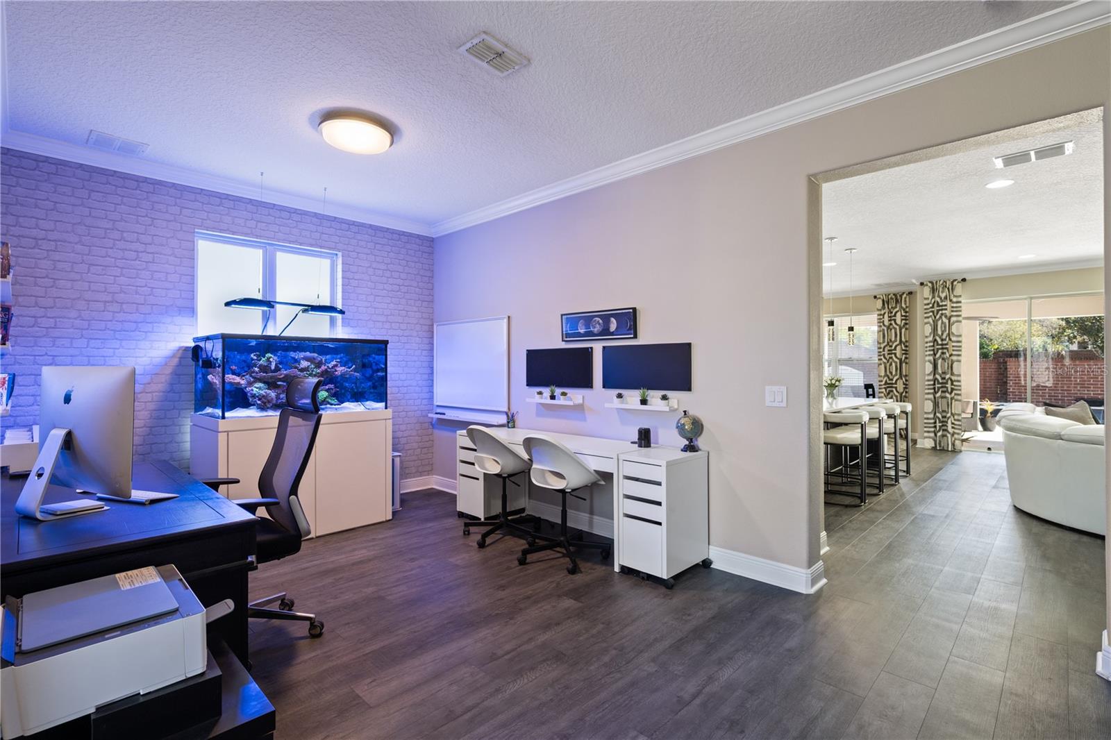 Image 8 of 57 For 1001 Vinsetta Circle