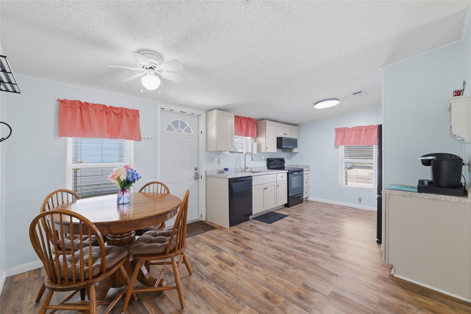 Image 14 of 31 For 326 Nesbitt Park Avenue