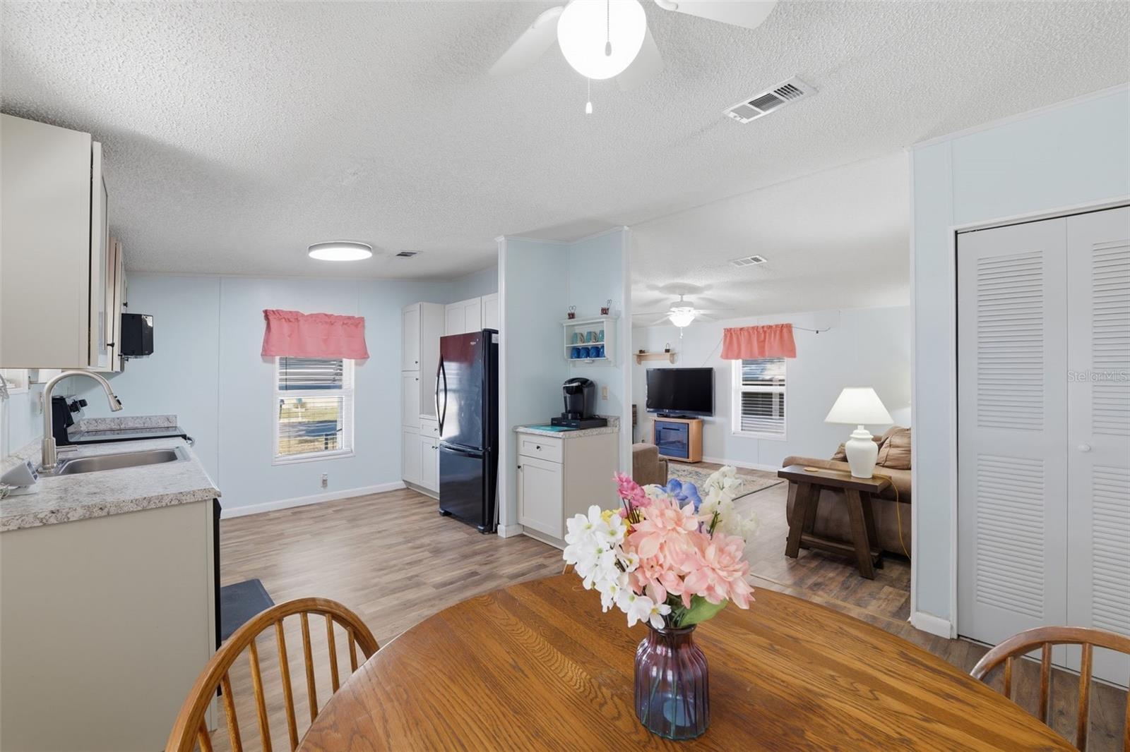 Image 18 of 31 For 326 Nesbitt Park Avenue