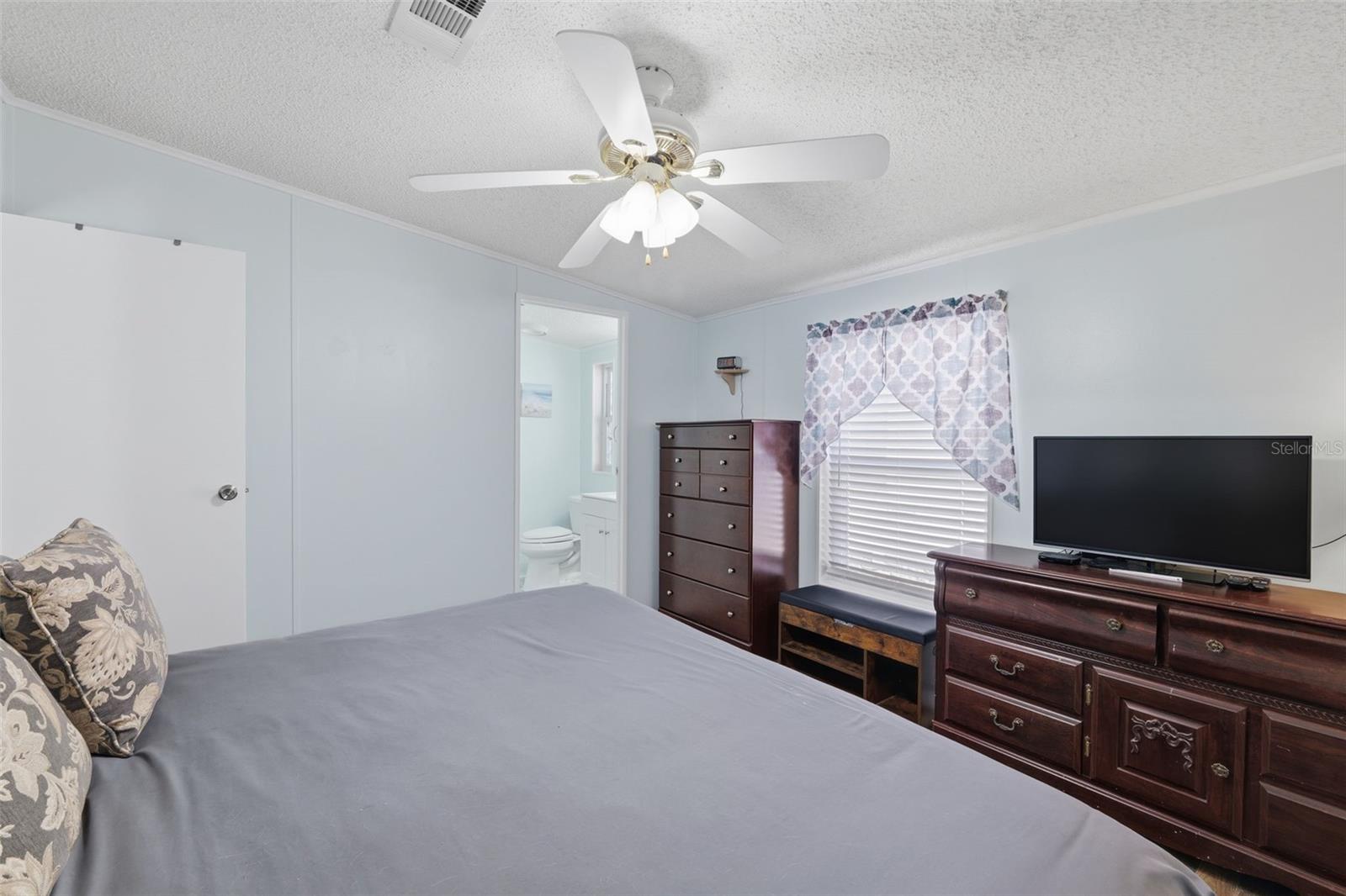 Image 26 of 31 For 326 Nesbitt Park Avenue