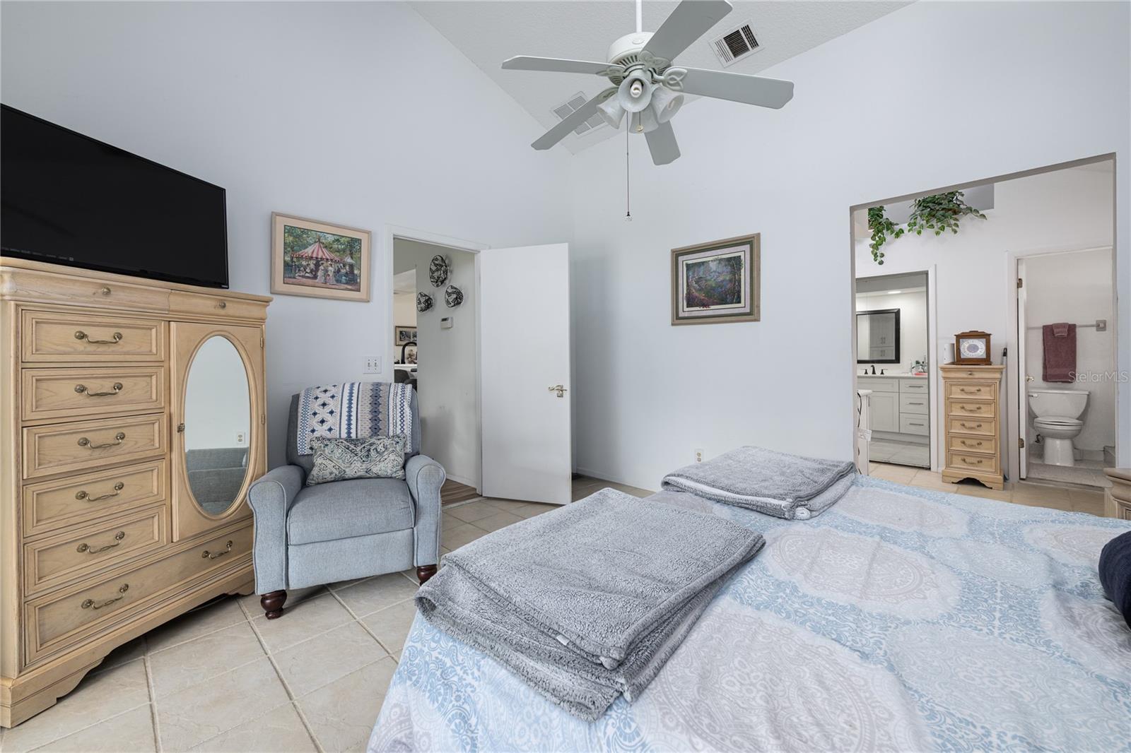 Image 3 of 35 For 1707 Grange Circle