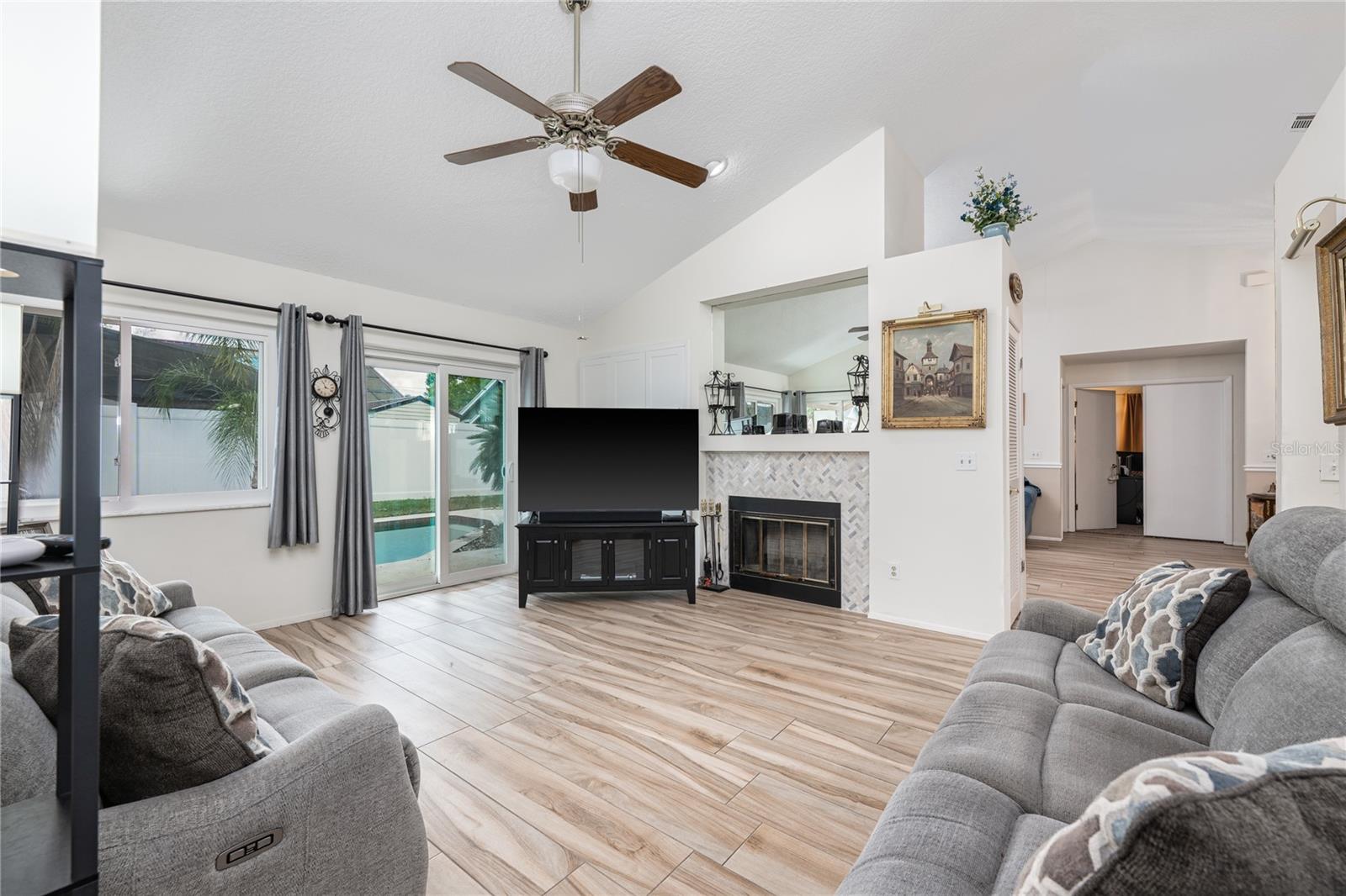 Image 9 of 35 For 1707 Grange Circle