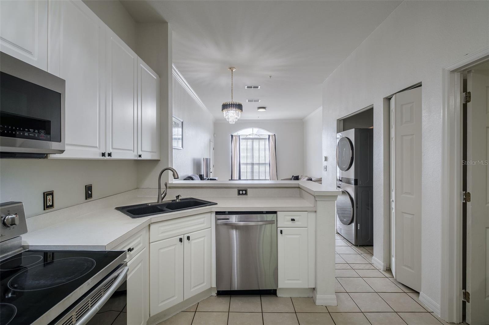 Image 21 of 22 For 141 Reserve Circle 113