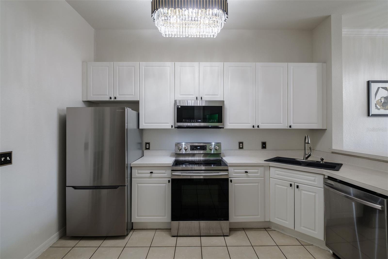 Image 3 of 22 For 141 Reserve Circle 113