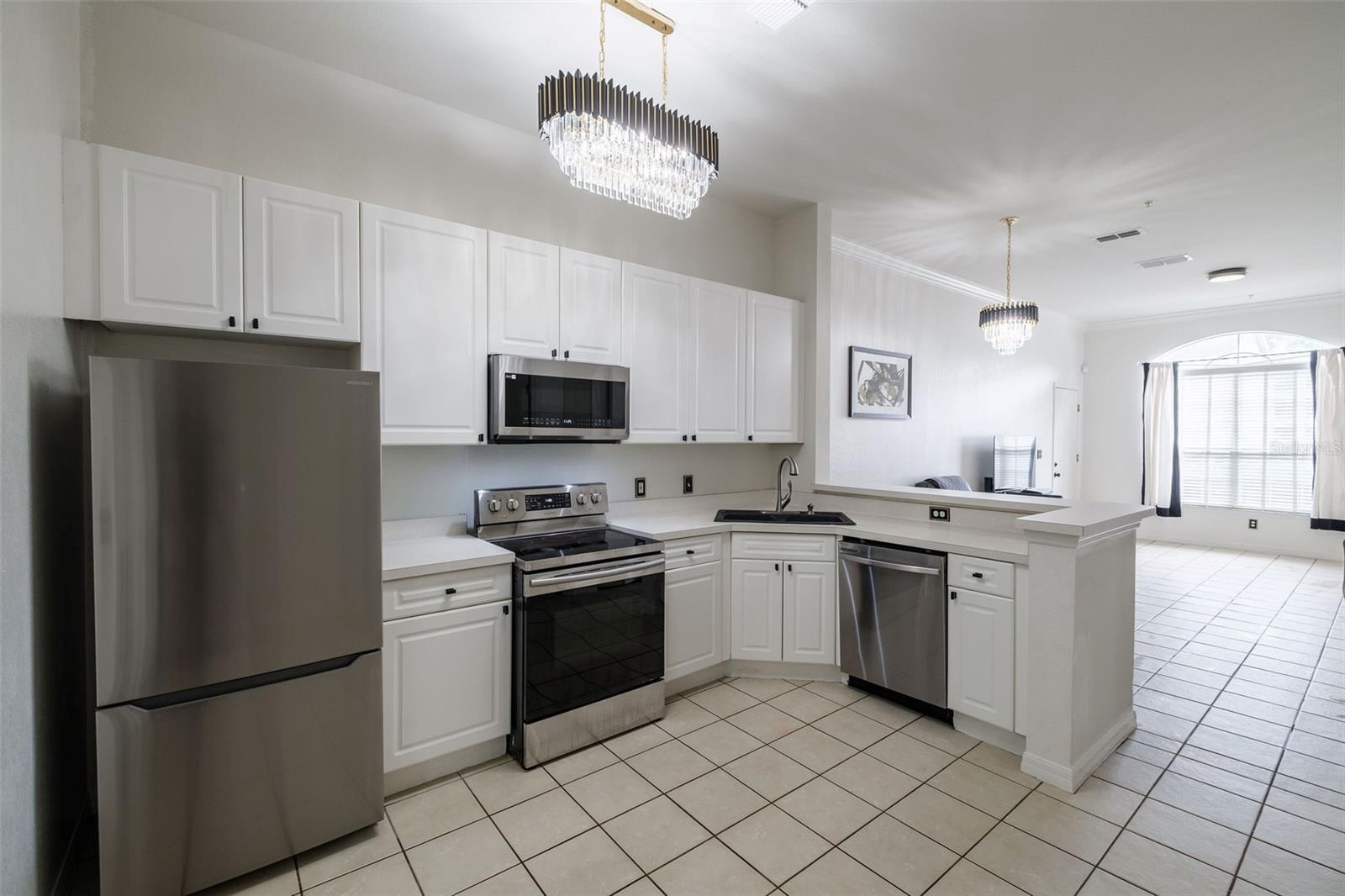 Image 4 of 22 For 141 Reserve Circle 113