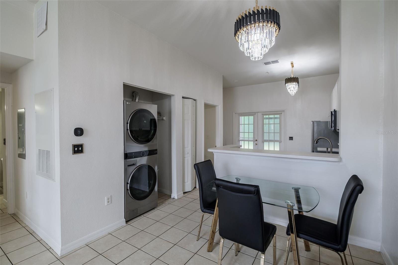 Image 9 of 22 For 141 Reserve Circle 113