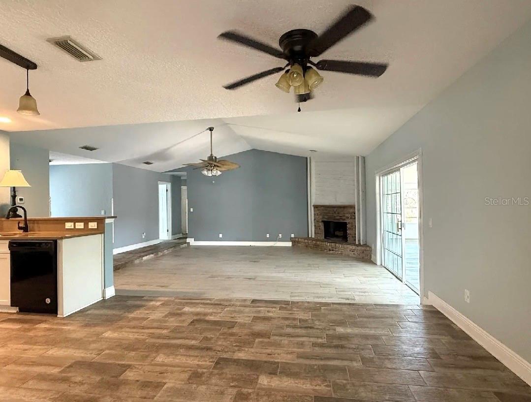 Image 11 of 57 For 1095 Gran Paseo Drive