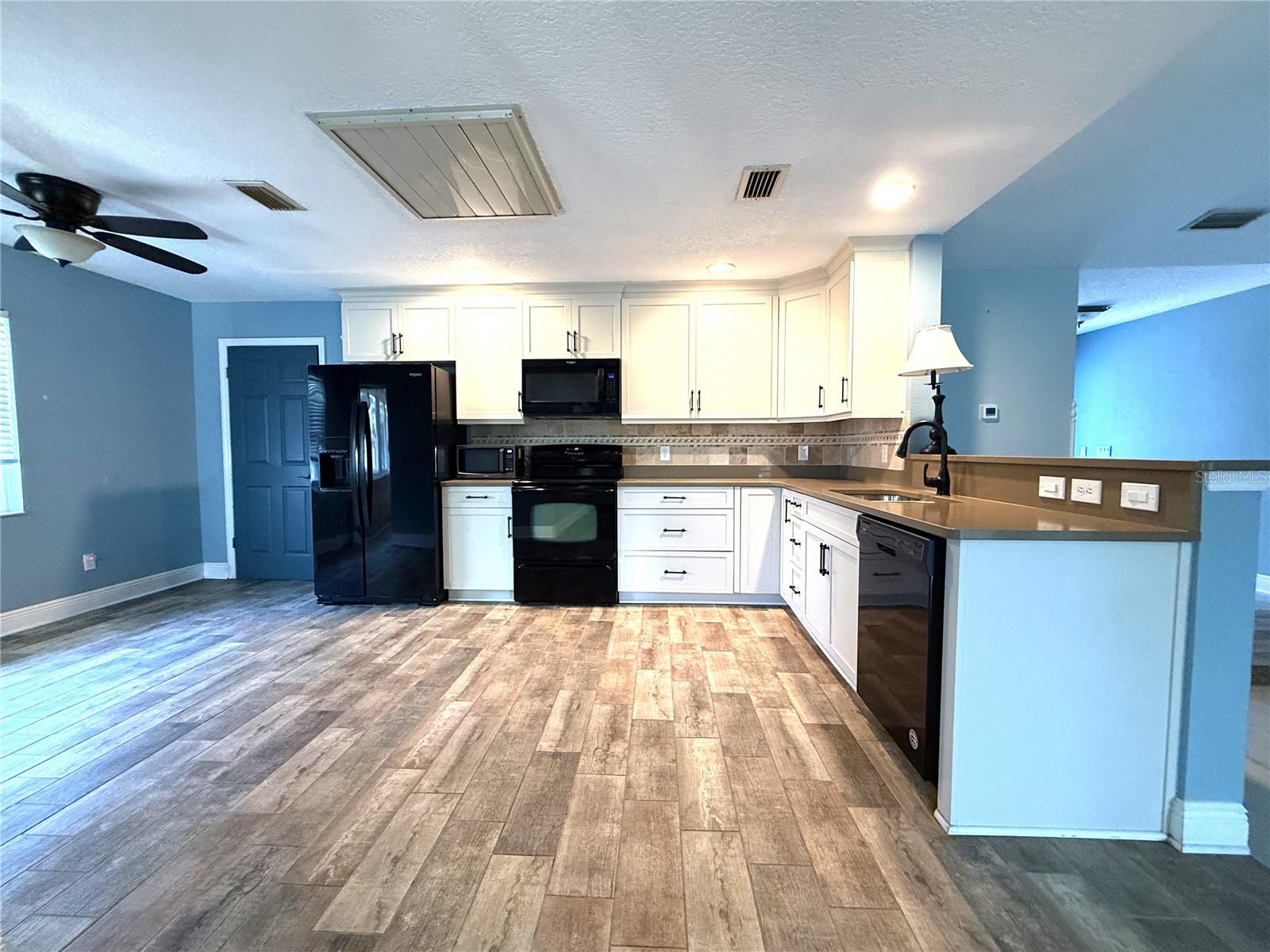 Image 12 of 57 For 1095 Gran Paseo Drive