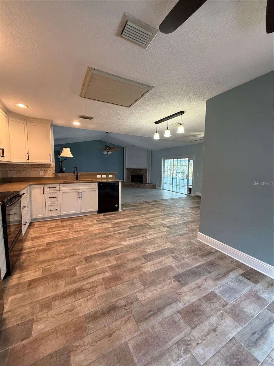 Image 16 of 57 For 1095 Gran Paseo Drive