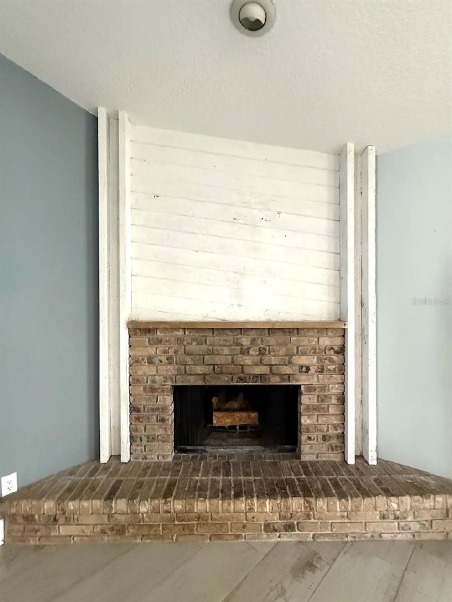 Image 7 of 57 For 1095 Gran Paseo Drive