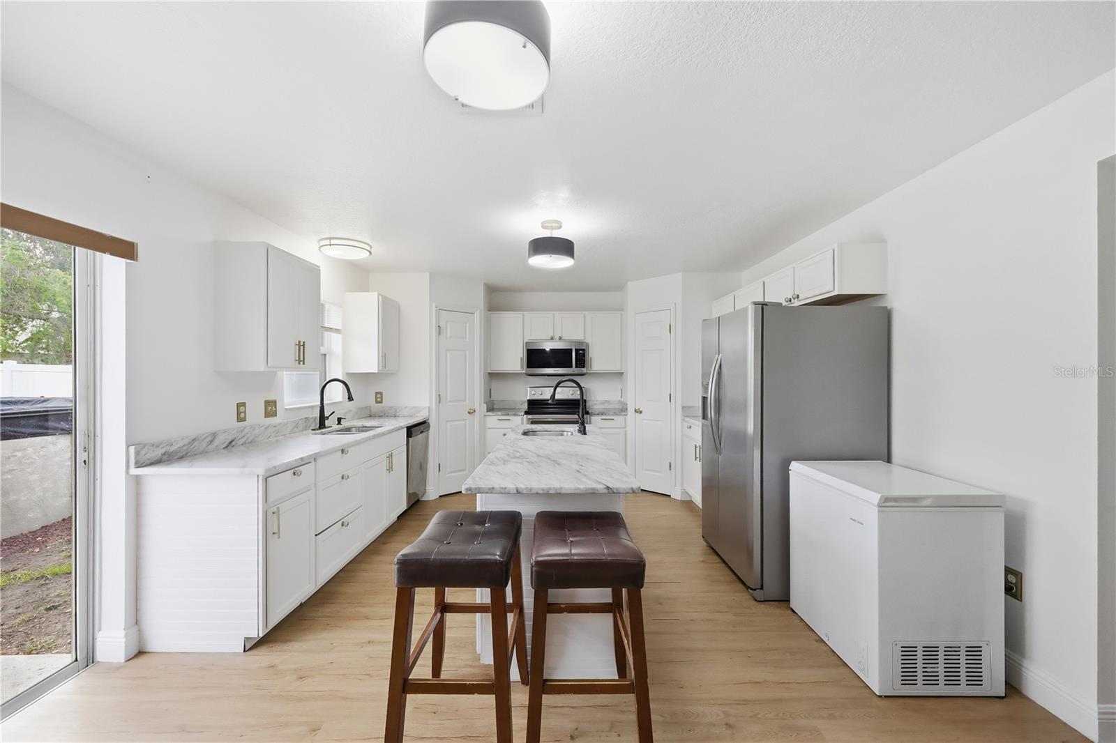 Image 11 of 47 For 627 Woodland Creek Boulevard