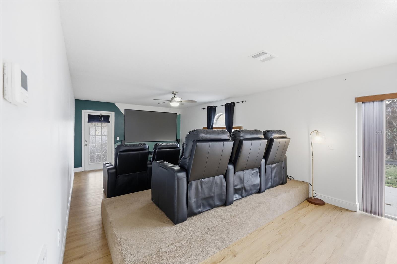 Image 14 of 47 For 627 Woodland Creek Boulevard