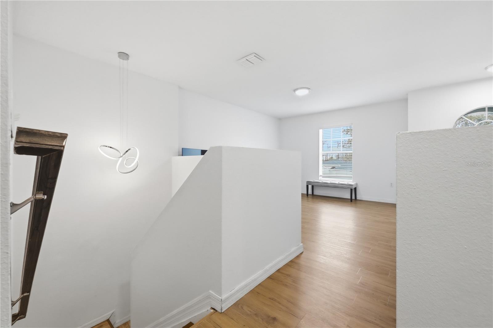 Image 18 of 47 For 627 Woodland Creek Boulevard