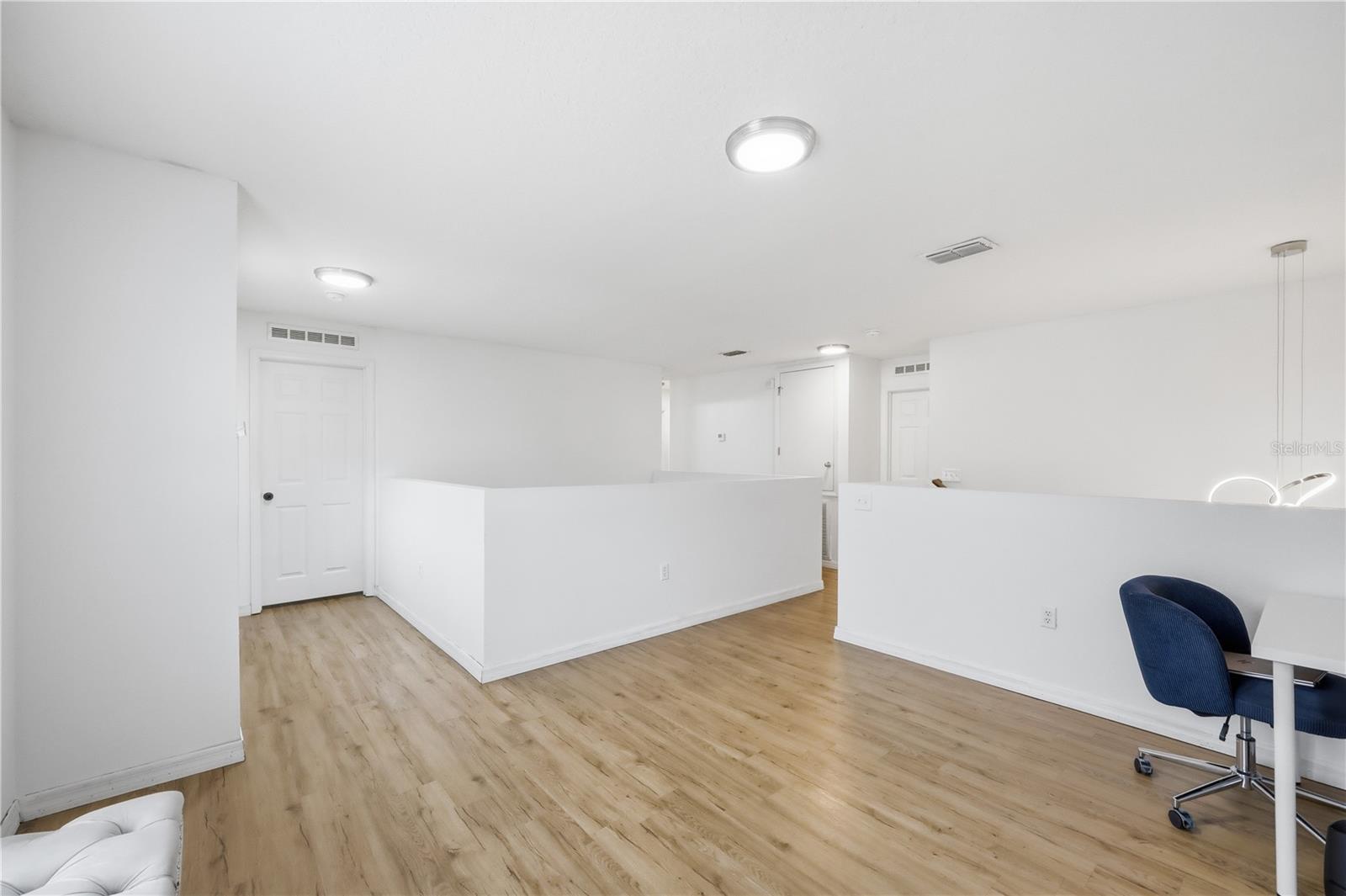 Image 20 of 47 For 627 Woodland Creek Boulevard