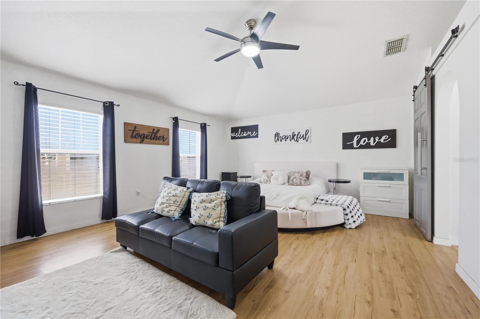 Image 22 of 47 For 627 Woodland Creek Boulevard