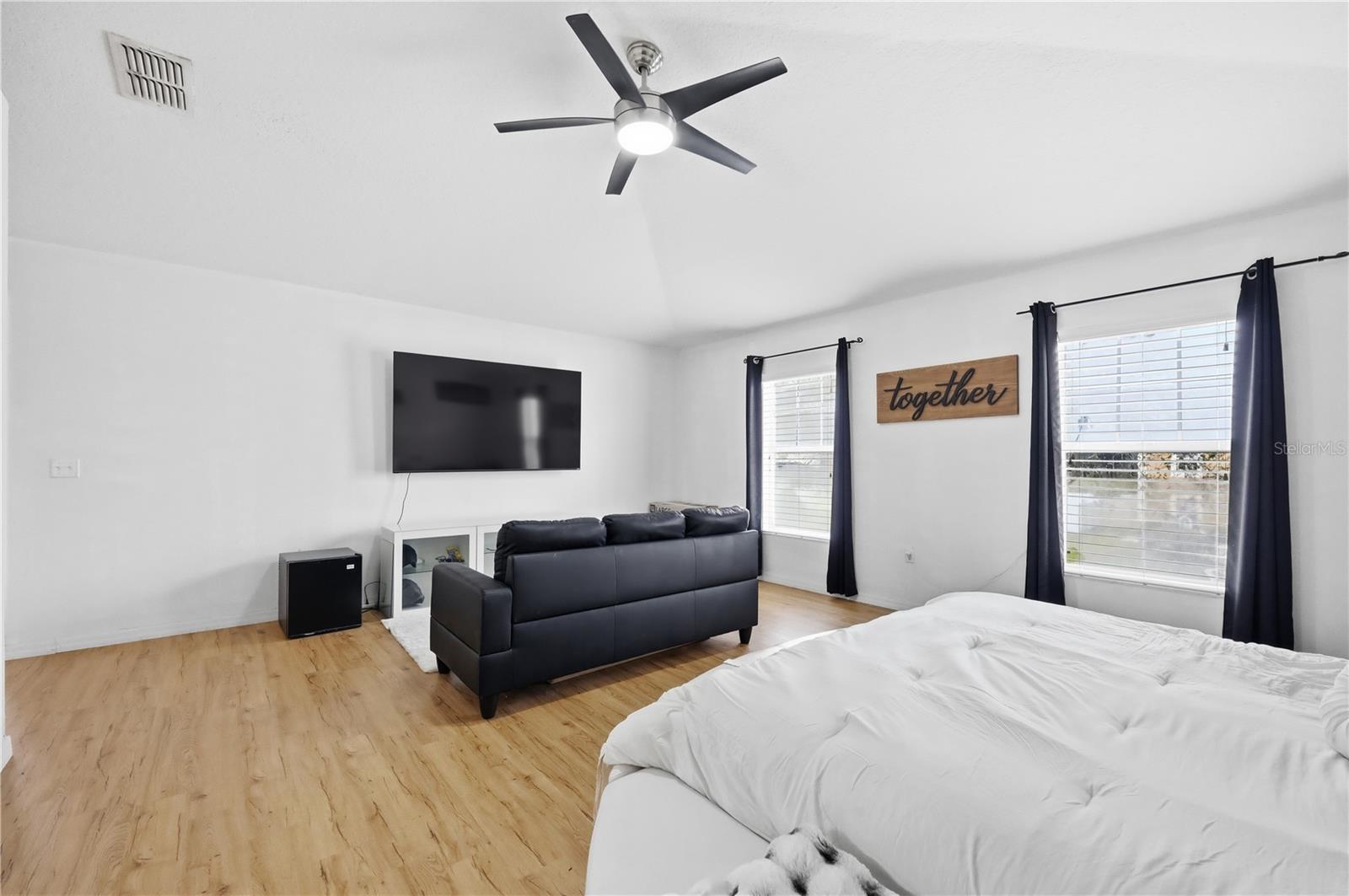 Image 23 of 47 For 627 Woodland Creek Boulevard